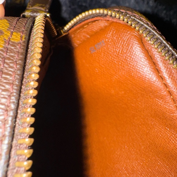 Louis Vuitton Danube Monogram Canvas MM Handbag - Picture 11 of 11